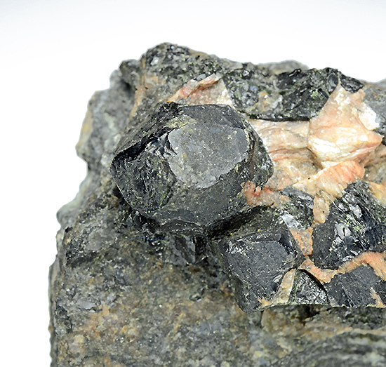 Gadolinite-(Y) (TL) - Ytterby, Resar�, Vaxholm, ,Uppland, Sweden