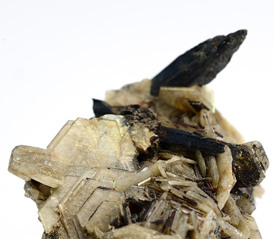 Catapleiite - Poudrette quarry, Mont Saint-Hilaire, Qu�bec, Canada