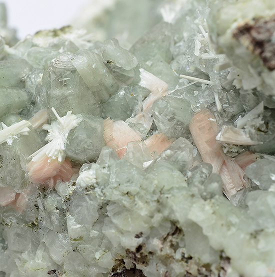 Gonnardite, Laumontite, Calcite - Crastu Muradu, Quarry, Osilo, Sardinia, Italy