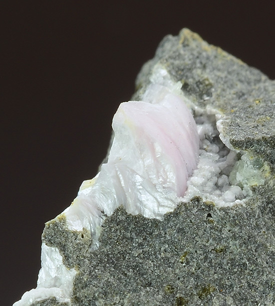 Kimuraite-(Y) - Mitsukoshi,  Hizen-cho,  Higashi-Matsuura-gun, Saga Prefecture,  Kyushu Region,  Japan