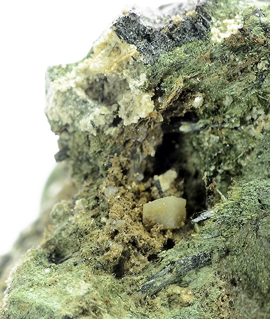Sazykinaite-(Y) - Koashva Open Pit, Koashva Mt, Khibiny Massif, Murmansk Oblast, Russia