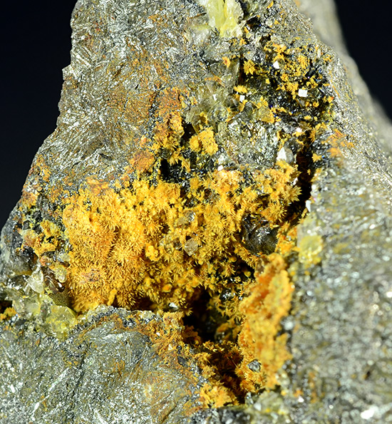 Karibibite - Oumlil mine, Bou Azzer District - Morocco