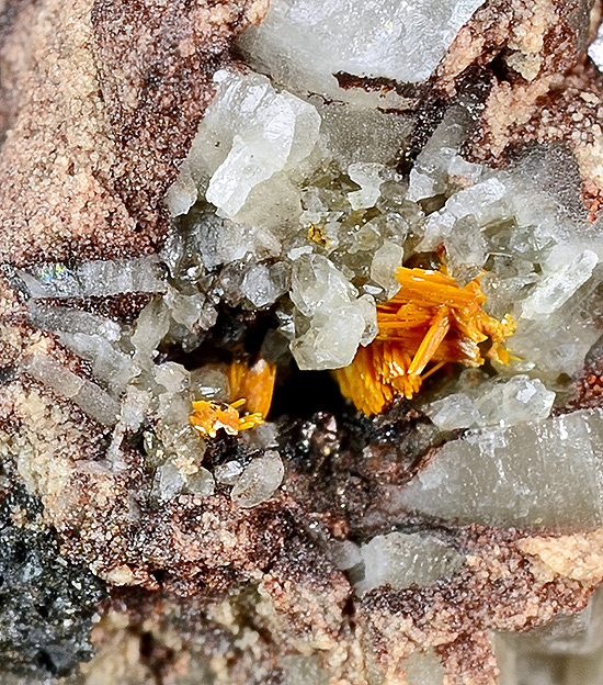 Moctezumite - Moctezuma mine (La Bambolla), Moctezuma, Sonora, Mexico (TL)