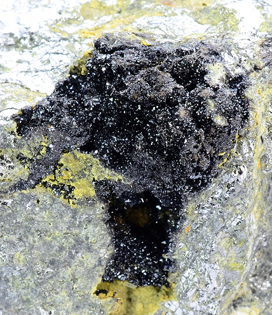 Schneiderh�hnite - Urucum claim, Galil�ia, Minas Gerais, Brazil