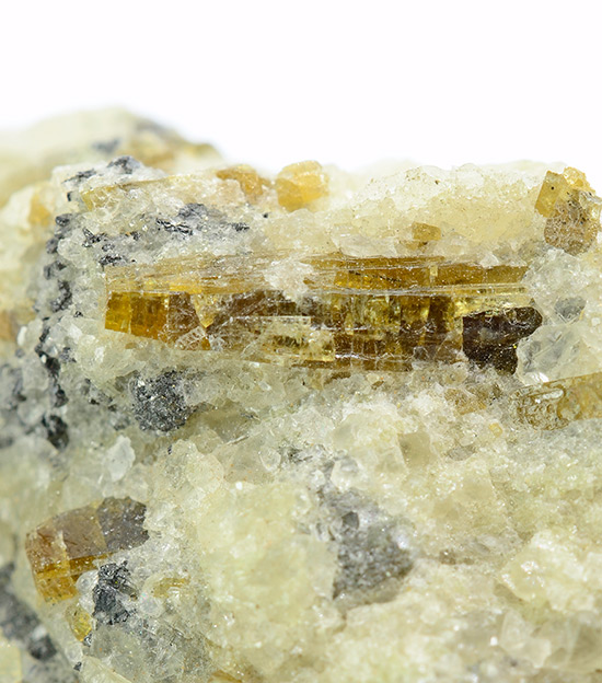 Niocalite - Bond zone - Oka complex - Oka - Deux-Montagnes RCM - Laurentides - Qu�bec - Canada  (Type Locality)