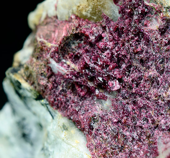 Ikranite - Kola,Khibiny massif,Mt. Kaskanyunchorr - Russia Federation