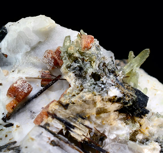 Ancylite-(Ce) - Poudrette quarry, Mont Saint-Hilaire, La Vall�e-du-Richelieu RCM, Mont�r�gie, Qu�bec, Canada