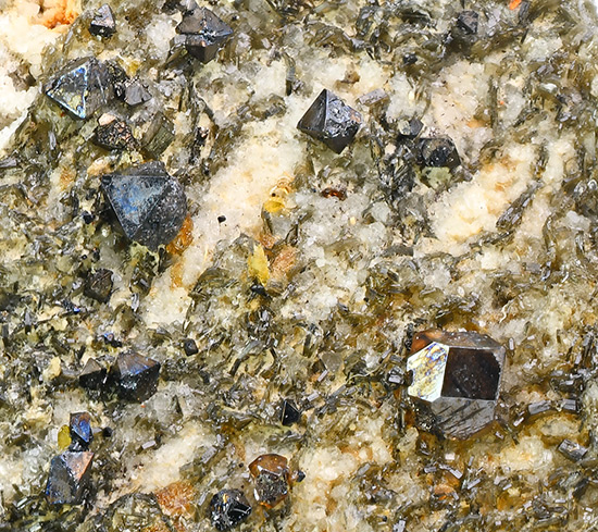 Anatase - Gorb, L�rchultini, Binn, Goms, Valais, Switzerland