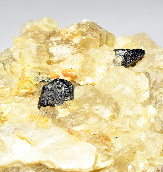 Tapiolite-(Fe) � Quixaba, Frei Martinho, Borborema mineral province, Para�ba, Brazil