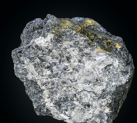 Valentinite - Nov� Alexander adit, Kol�rsky vrch deposit, Pezinok, Pezinok District, Bratislava Region, Slovakia