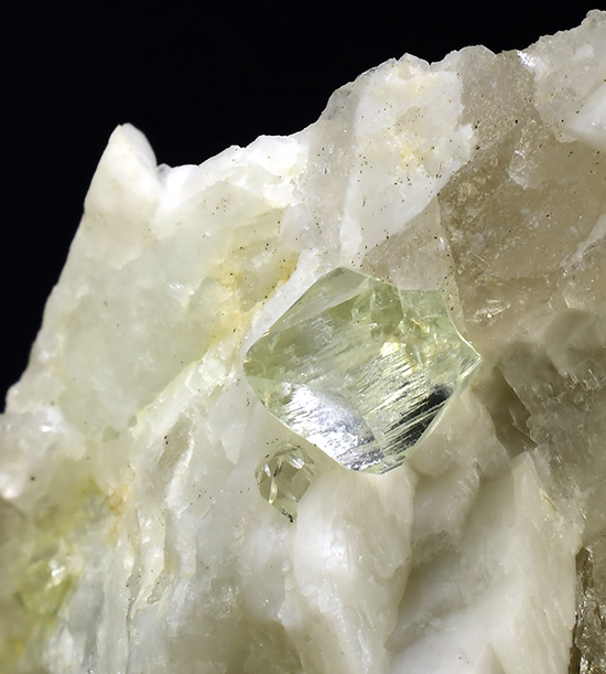 Rhodizite rich of Rubidium (Rb) - Tetezantsio - Madagascar