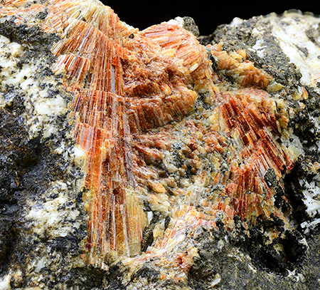 Labunstovite-(Fe) - N'orkpakhk Mt, Khibiny Massif, Murmansk Oblast, Russia