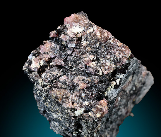 Pyrosmalite-(Mn) - Takanosu mine, Kanuma City, Tochigi Prefecture, Japan