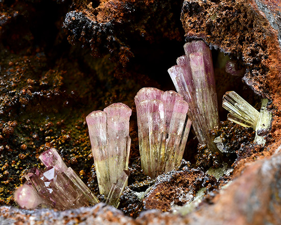 Adamite (Var: Manganese-bearing Adamite) - Ojuela Mine, Mapim�, Mapim� Municipality, Durango, Mexico