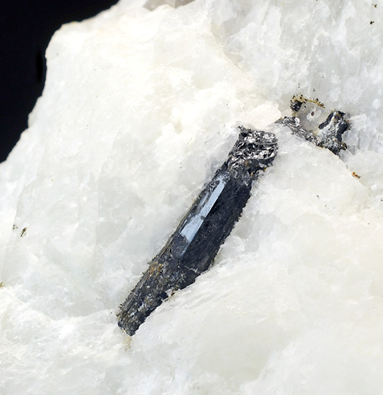 Columbite-(Fe) - Piano del Lavonchio, Rio Vasca, Craveggia, Verbano-Cusio-Ossola Province, Piedmont, Italy