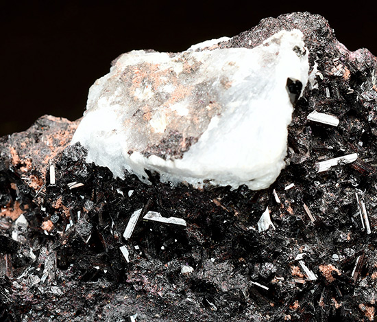 Manganvesuvianite - N'Chwaning II Mine, N'Chwaning Mines, Joe Morolong Local Municipality, John Taolo Gaetsewe District Municipality, Northern Cape, South Africa