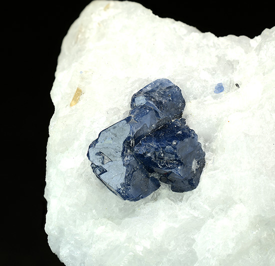 Spinel - Aliabad marbles, Aliabad, Nagar District, Gilgit-Baltistan, Pakistan