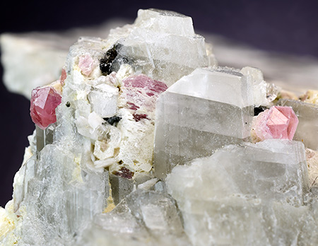 Pezzottaite - Sakavalana mine, Ambatovita, Mandrosonoro area, Ambatofinandrahana District, Amoron'i Mania Region, Fianarantsoa Province, Madagascar (TL)